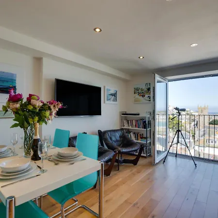 Over The Harbour 4 Fernlea Court Holiday home St Ives (Cornwall)